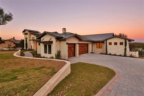 metal roof with stucco house|stucco outside of house.